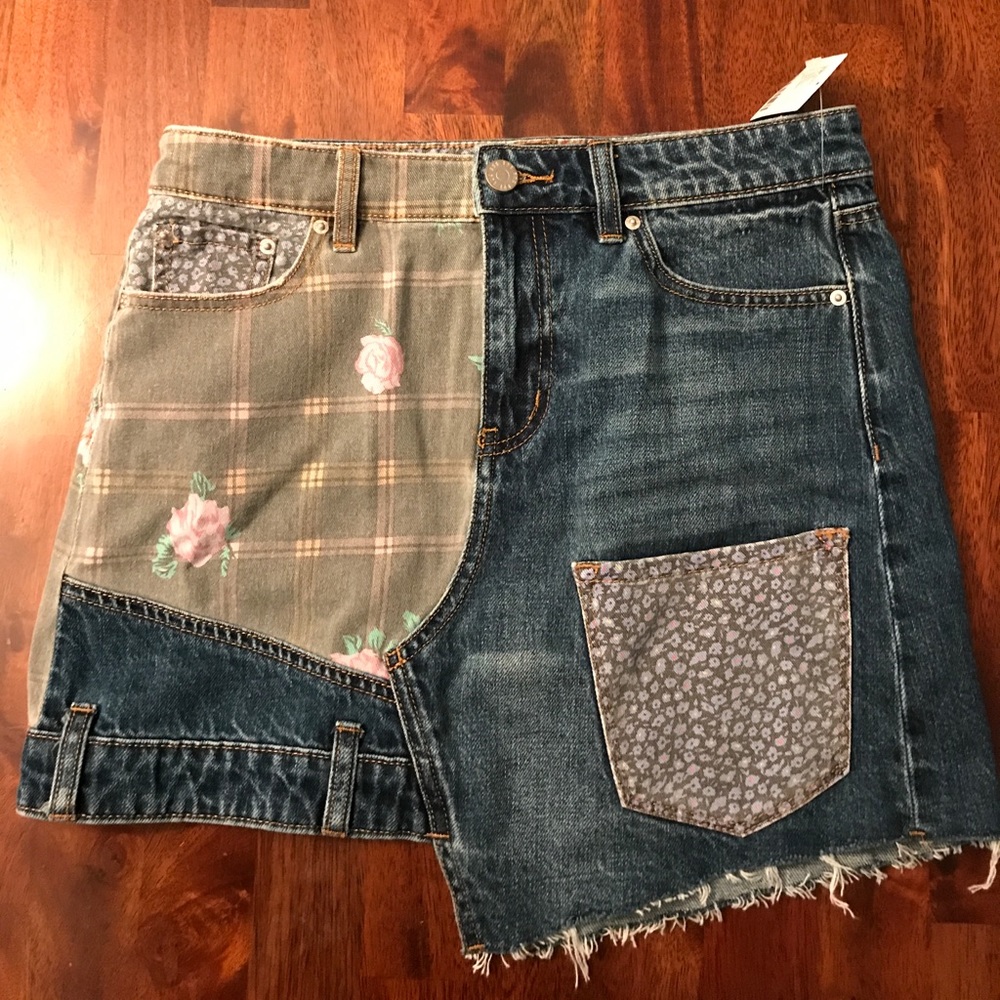 denim high rise skirt with patterns - Picture 1 of 4